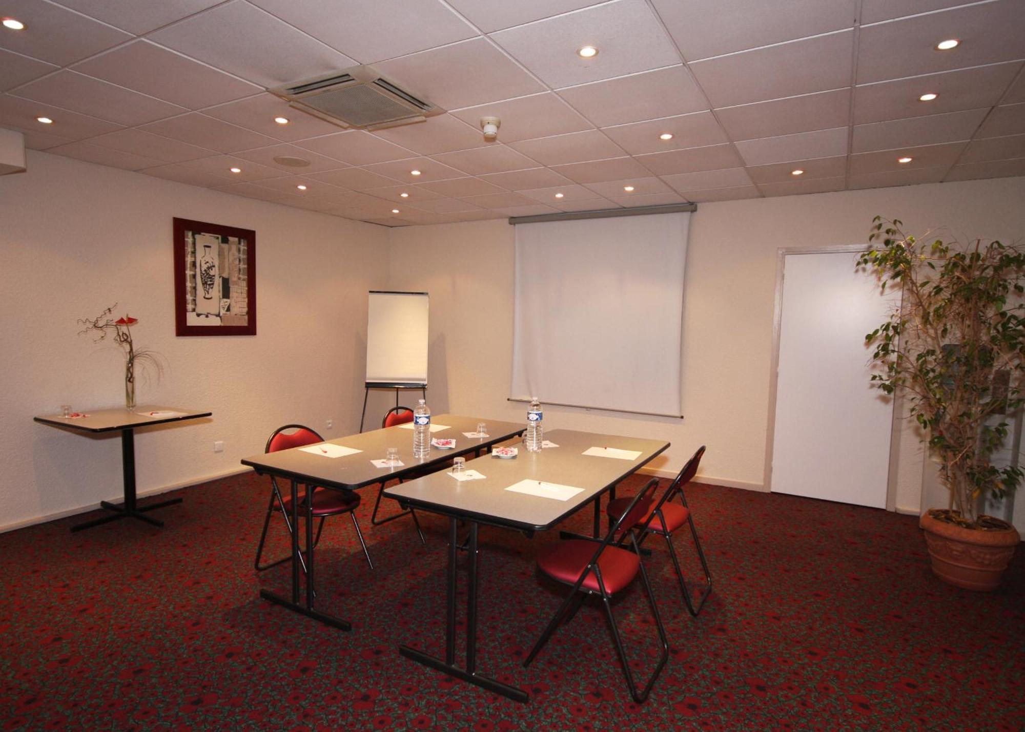 Ibis Clermont Ferrand Sud Herbet Bagian luar foto