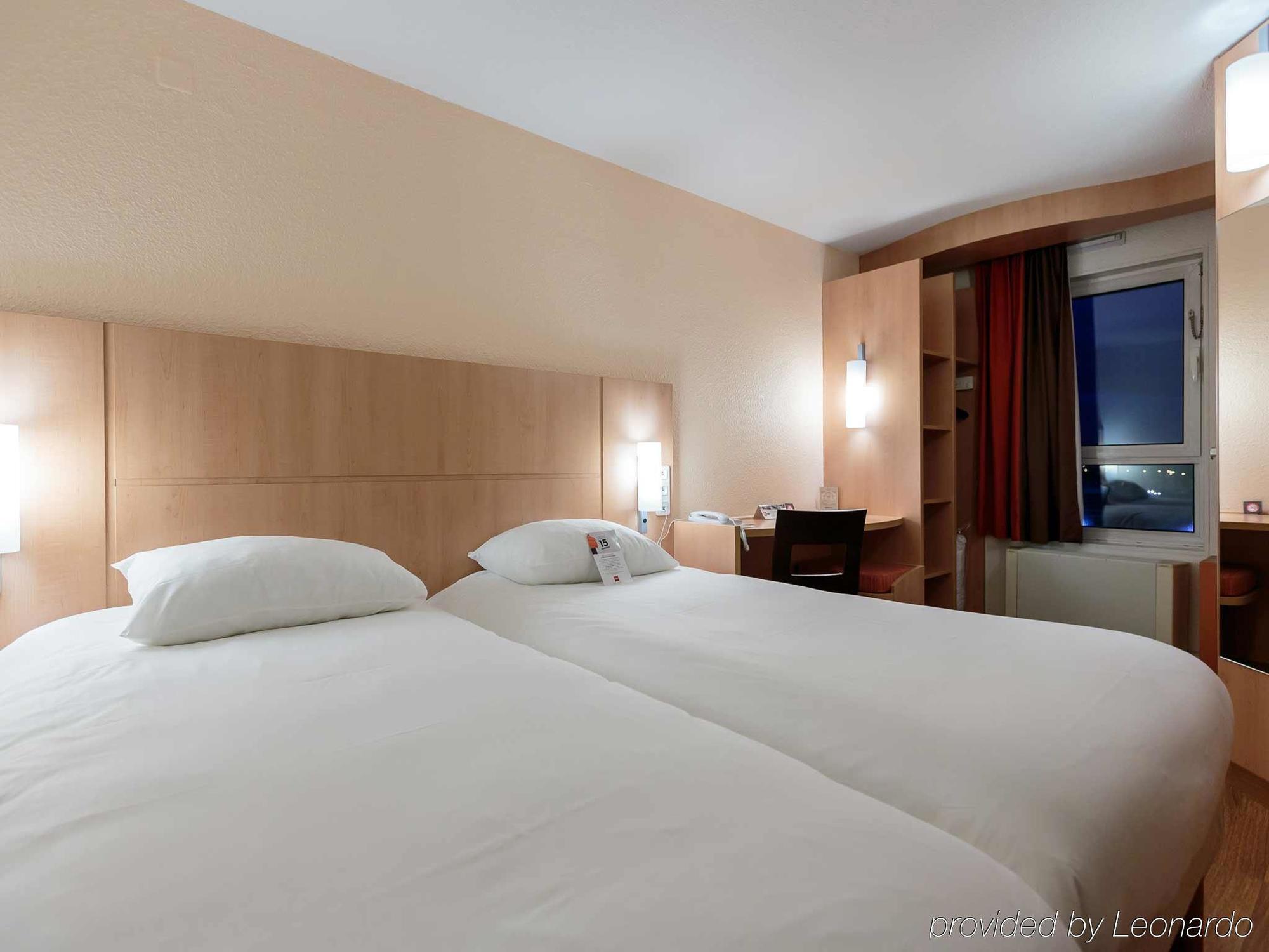 Ibis Clermont Ferrand Sud Herbet Bagian luar foto